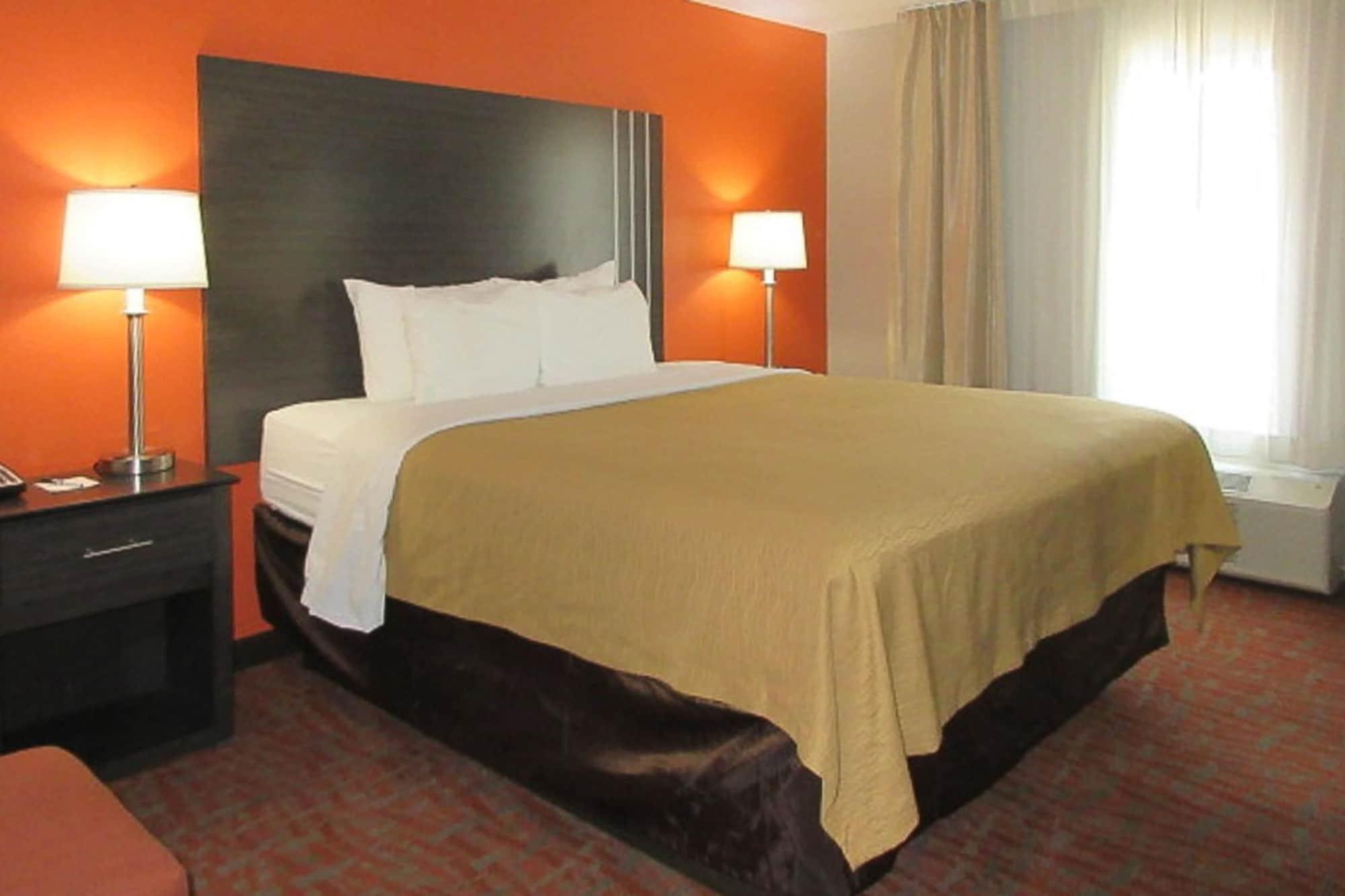 Quality Inn & Suites Fresno Northwest Exterior photo